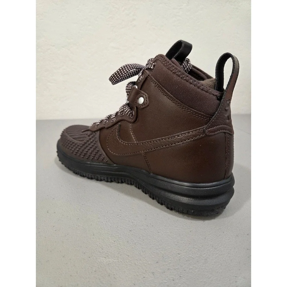 Nike mens brown